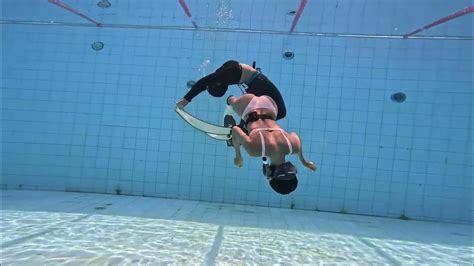   jumping Jellyfish Worms:  Mastering Miniature Underwater Acrobatics!